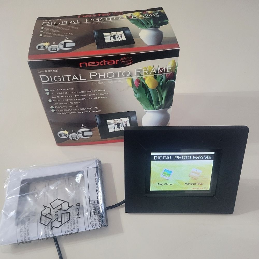 Nextar Digital Photo Frame - Picture 2 of 10